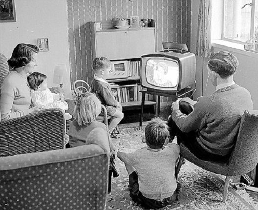 Битка во дневната соба: интернет против телевизија